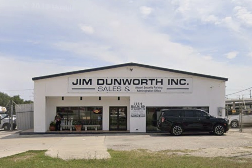San Antonio Car Dealer Says Banks Snoozed While $995K Vanished in Phone Scam