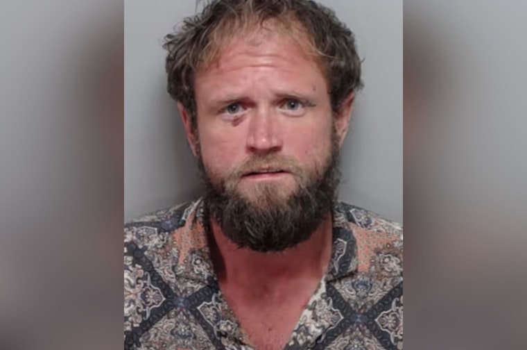 San Antonio Man Busted After Cops Say He Slammed Kitten, Tried to Flee While Swinging It