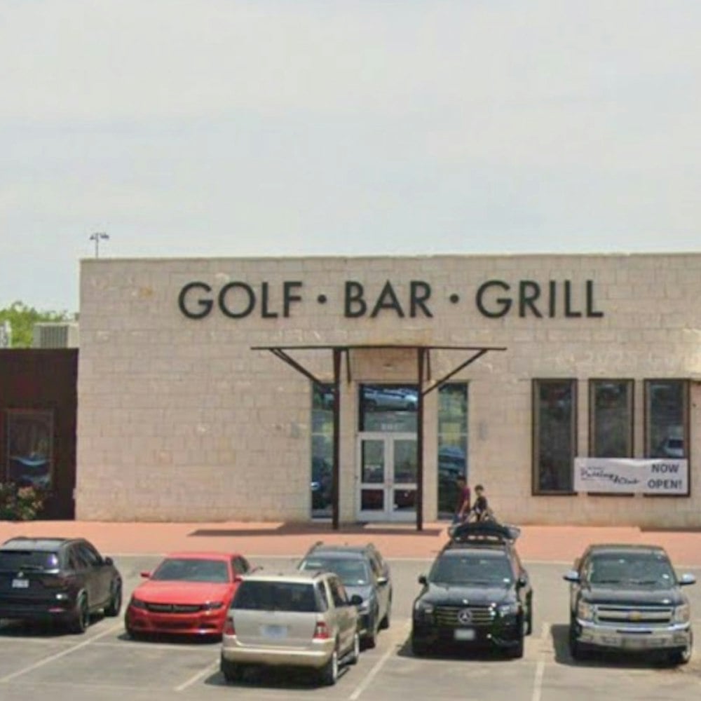 San Pedro Golf Crowd Tees Up New Outdoor Bar Hangout