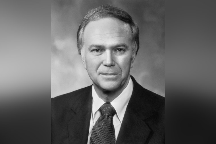 Scandal-Scarred Portland Power Broker Bob Packwood Dies at 93