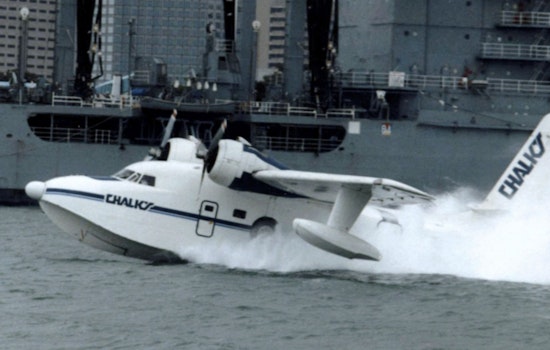 Seaplane Splashes Down in East River Near Throggs Neck, Passengers Walk Away Unhurt