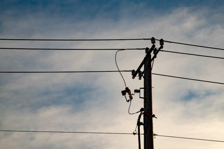 Beaverton Big Rig Chaos as Semi Clobbers Seven Power Poles Downtown