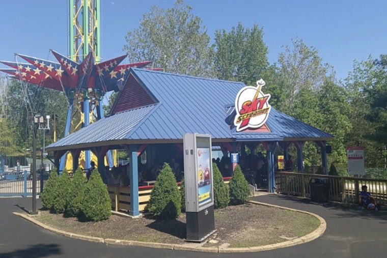 SkyScreamer Scare Leaves Four Hanging 120 Feet Up At Six Flags St. Louis
