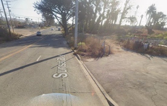 Small Hillside Fire Scorches Brush Along Pacific Palisades Sunset Stretch