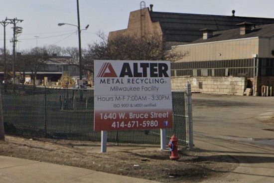 Smoke Chokes Menomonee Valley as Scrap Yard Erupts in Blaze