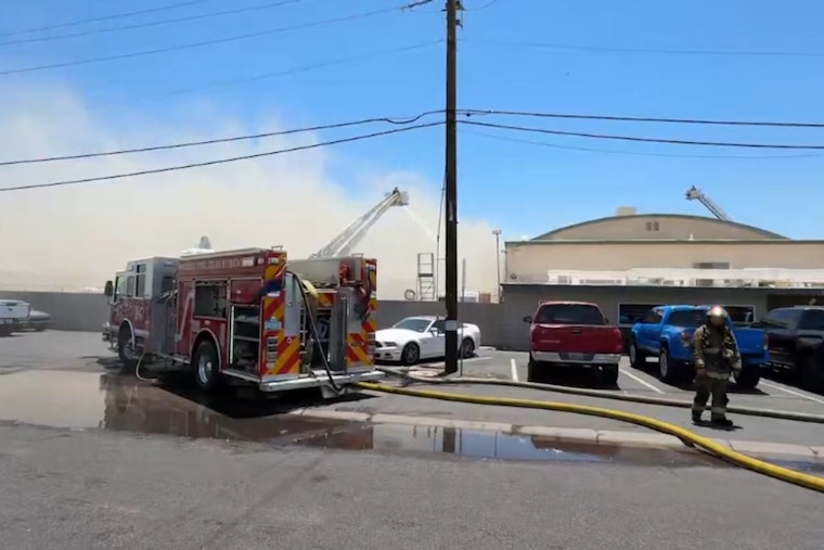 Smoke Towers Over West Phoenix as Second-Alarm Blaze Erupts Near 40th and Indian School