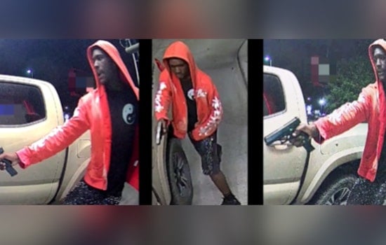 South Houston Manhunt Cops Zero in on Cullen Robbery Suspect