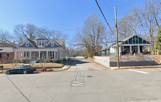 Southwest Atlanta Standoff Locks Down Mims Street