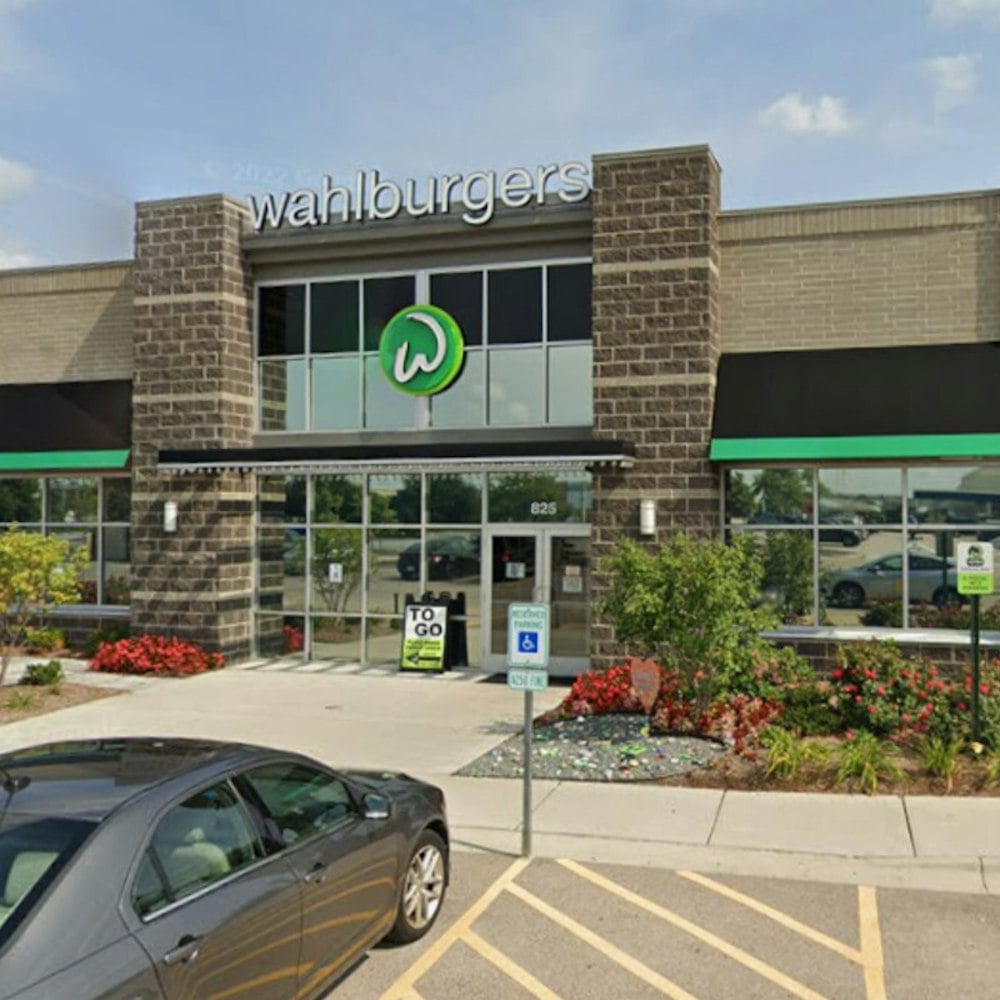 St. Charles Wahlburgers Shuts Its Doors In A Flash, Promises New Digs