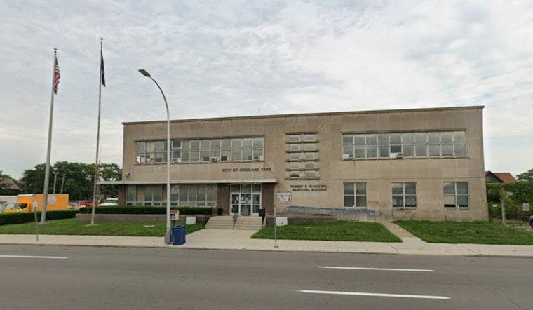 Stolen Car Chaos As Highland Park Cops Chase Suspects Into Detroit