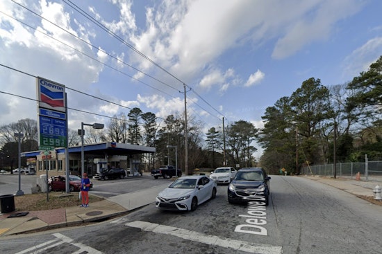 Suitcase-Toting Robber Ties Up Southwest Atlanta Clerk, Grabs Cash And Gadgets