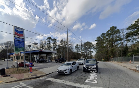Suitcase-Toting Robber Ties Up Southwest Atlanta Clerk, Grabs Cash And Gadgets