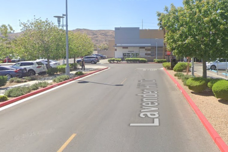 Summerlin Bank Panic As Man Demands Cash, Sprints Through Parking Lot
