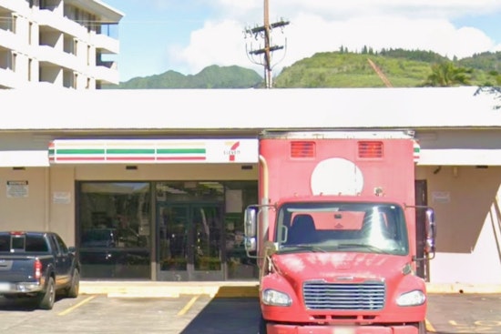 Teen Rider Left Critically Hurt In Moiliili Hit-And-Run Outside 7-Eleven
