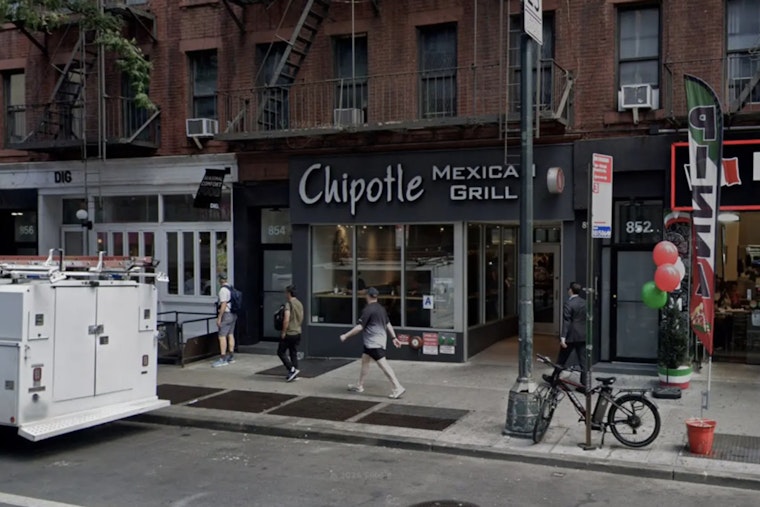 Teen Stabbed Outside Midtown Chipotle Steps From Times Square