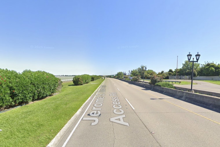 Traffic Turmoil Near MSY As Kenner Cops Tell Drivers To Stay Away