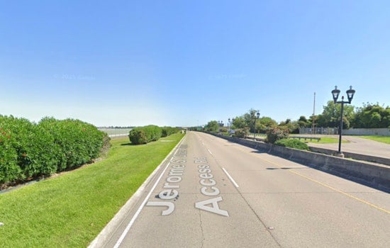 Traffic Turmoil Near MSY As Kenner Cops Tell Drivers To Stay Away
