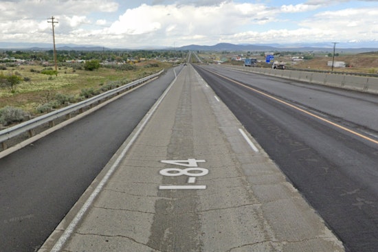 Truck Chaos on I-84, Eastern Oregon Shutdown Drags On Over Parking Crunch