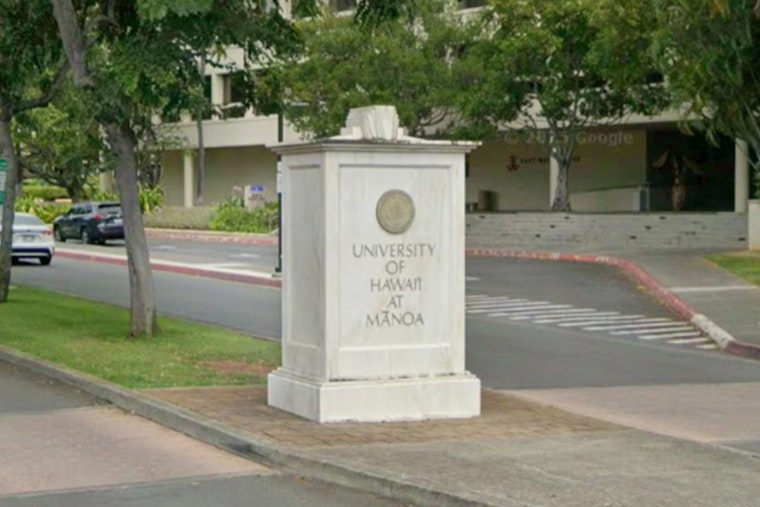UH's Free Teacher Pipeline Aims to Put Local Parents at the Head of the Class