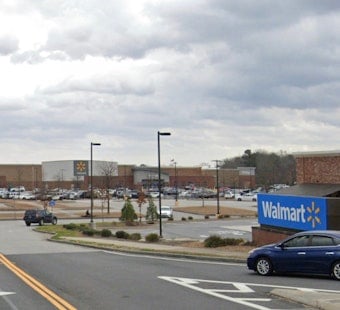 Van Of Death Sat For Days Outside Cumming Walmart Before Teen Worker Dialed 911