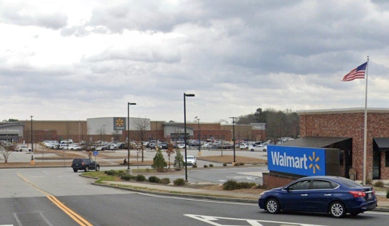 Van Of Death Sat For Days Outside Cumming Walmart Before Teen Worker Dialed 911