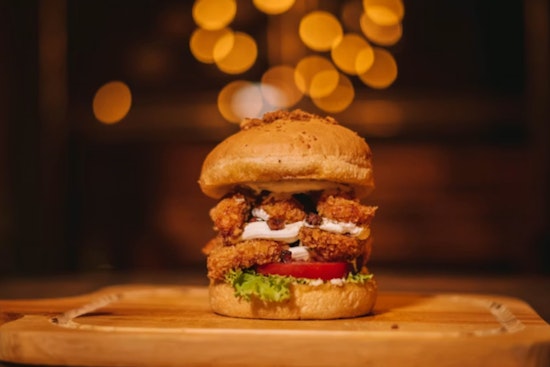 Vegas Hot Chicken Sensation Plots Fiery U.K. Takeover