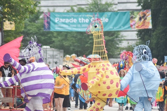 Wade Oval Goes Wild As Parade The Circle Drenches Cleveland In Color