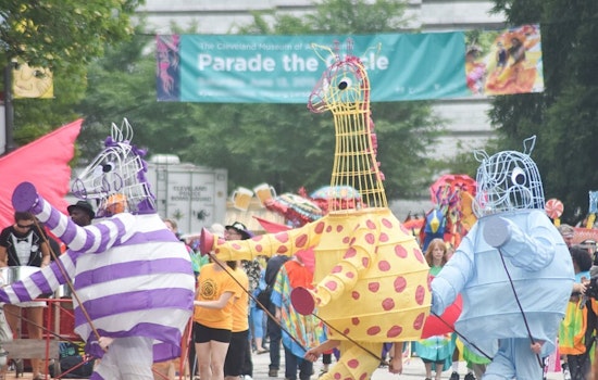 Wade Oval Goes Wild As Parade The Circle Drenches Cleveland In Color