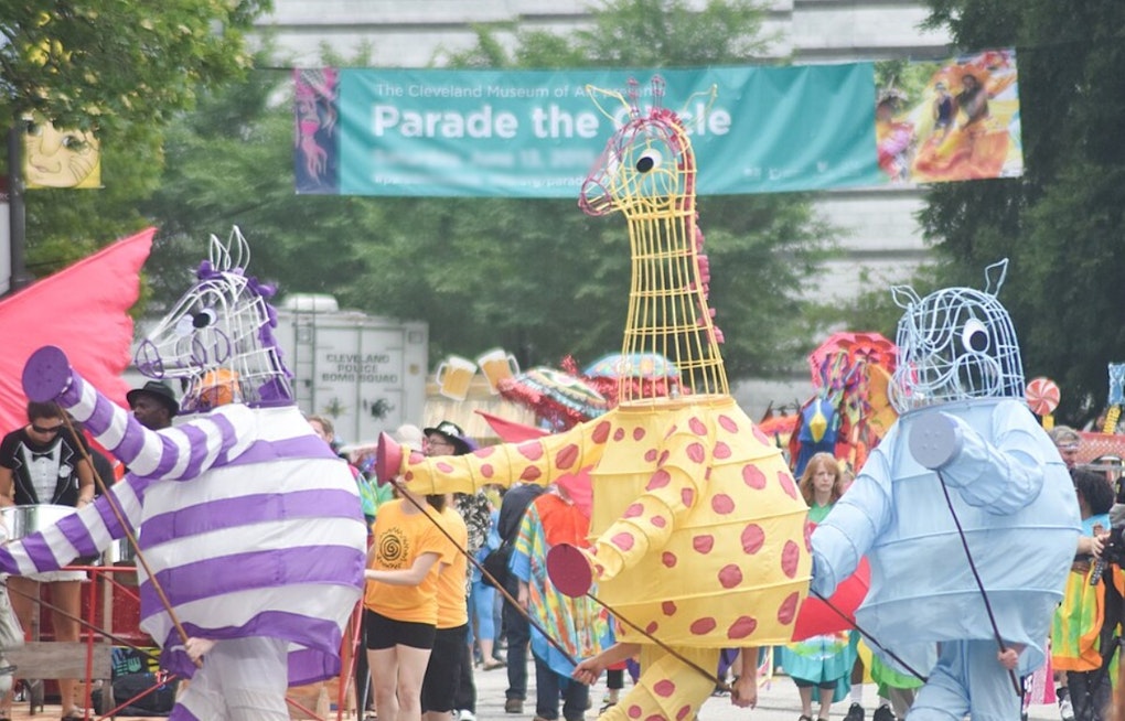 Wade Oval Goes Wild As Parade The Circle Drenches Cleveland In Color