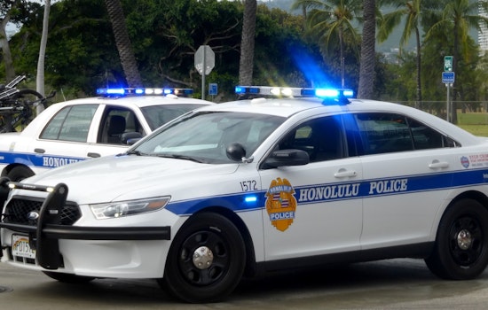 Waianae Guardrail Horror as Woman Wrests Machete From Attacker, Cops Hunt Local Man