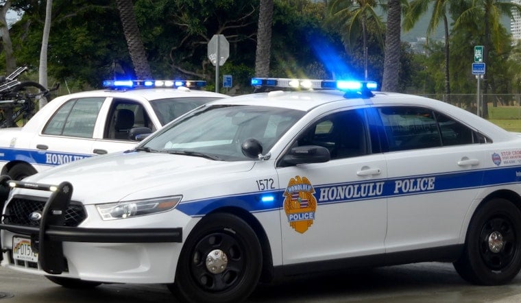 Waianae Guardrail Horror as Woman Wrests Machete From Attacker, Cops Hunt Local Man