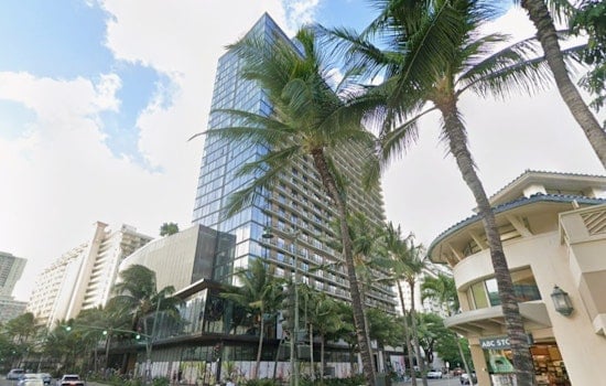 Waikīkī Wakes Up as Hala Tree Café Pours Kona Coffee and Island Pastries