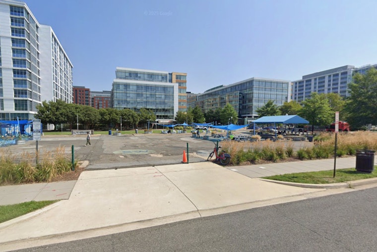 Waterfront Shake-Up: Southwest Lot Dumps Towers for Townhomes