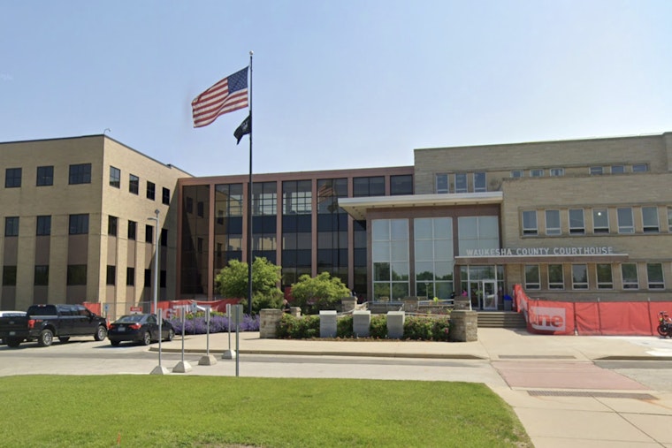 Waukesha Crowns Rich Ring Around Milwaukee In New County Wealth Ranking