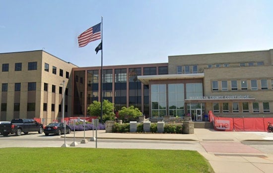 Waukesha Crowns Rich Ring Around Milwaukee In New County Wealth Ranking