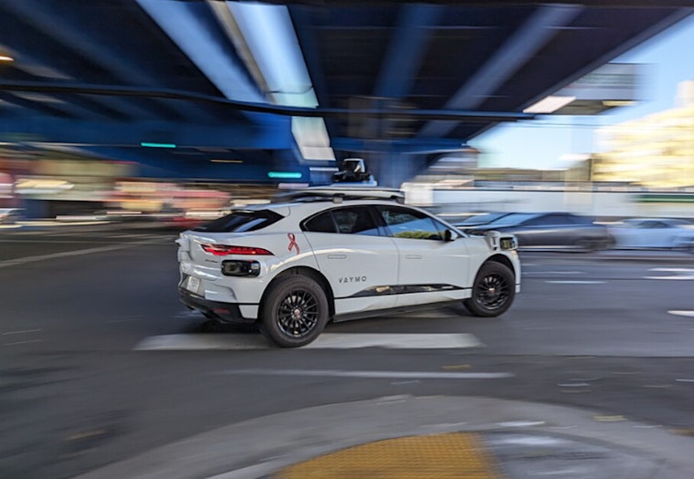Waymo Robotaxi Drives Into Oncoming Lane in Inglewood