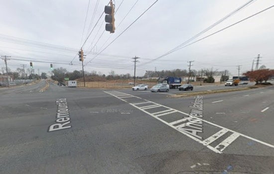 West Charlotte Teen Shot In Apartment Lot As Cops Swarm Complex