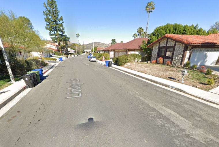 West Hills Garage Auto Fire Draws LAFD Response