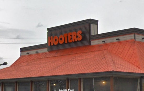 West Knoxville Left Wingless As Kingston Pike Hooters Goes Dark