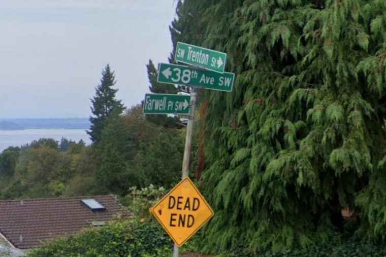 West Seattle Deck Blaze Jars Neighbors Awake Before Dawn
