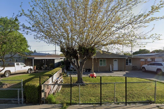 Westlake 8th Street Blaze Rocks Block Near MacArthur Park