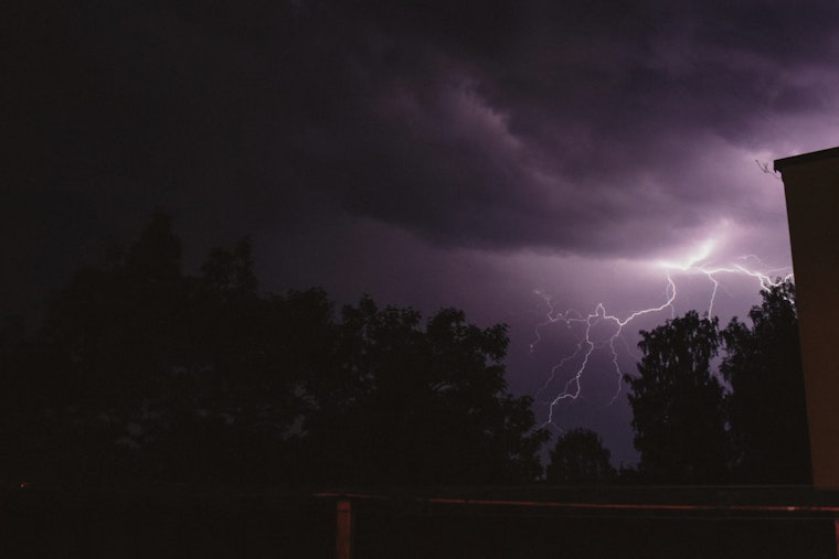 Wild Tri-State Storms Plunge 75,000 Into the Dark Overnight