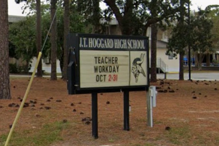 Wilmington Grad Stage Melts Down After Valedictorian Drops Ye Quote