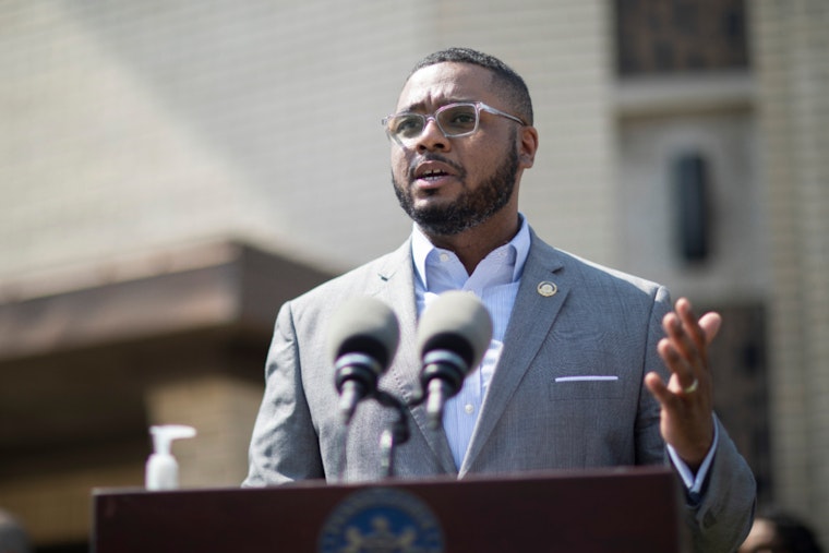 With Budget Clock Ticking, Lt. Gov. Davis Makes Child Care Push In Elizabethtown