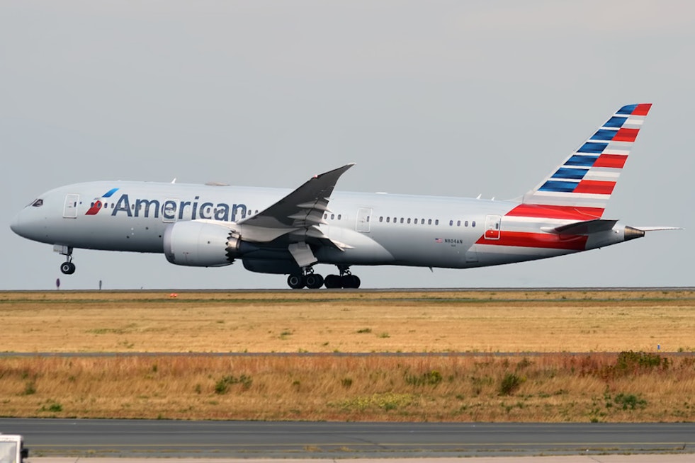 Zurich-To-Philly American Airlines Jet Squawks 7700 Over North Sea, Diverts To Heathrow