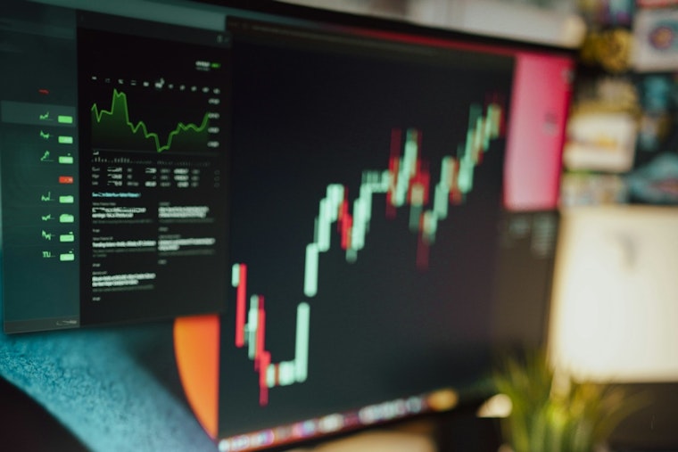 3M Stock Pops On Q2 Surprise As Maplewood Titan Hikes Outlook