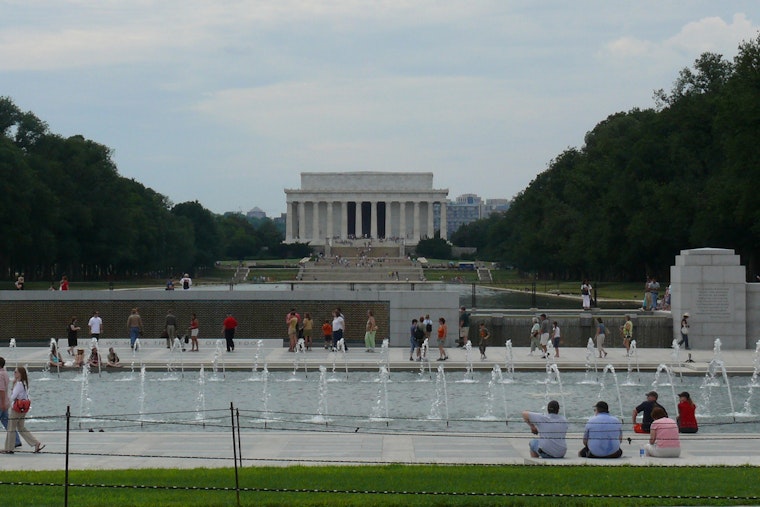 41 Million Names To Flood Lincoln Memorial Plaza In Massive Digital Salute