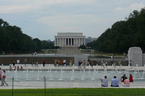 41 Million Names To Flood Lincoln Memorial Plaza In Massive Digital Salute