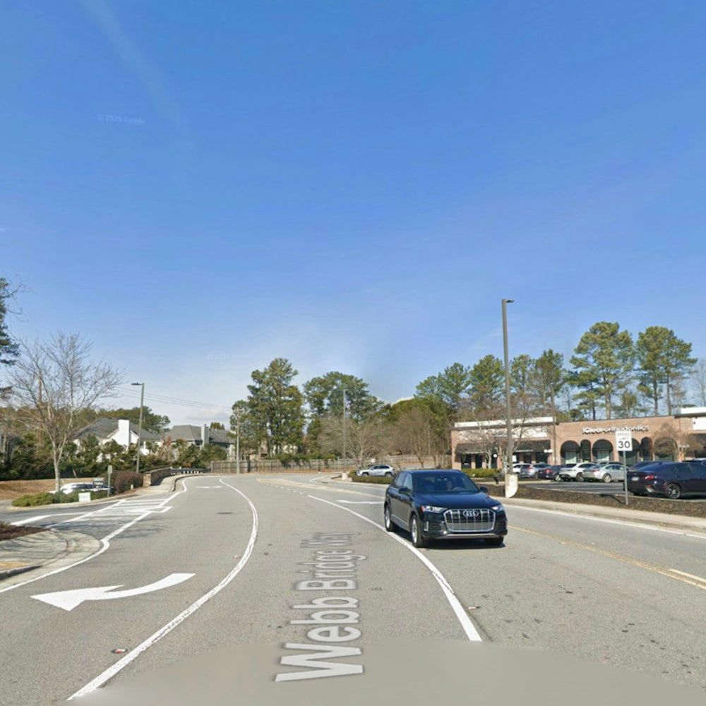 Alpharetta Couple Turns Webb Bridge Shopping Center Into Little Florence