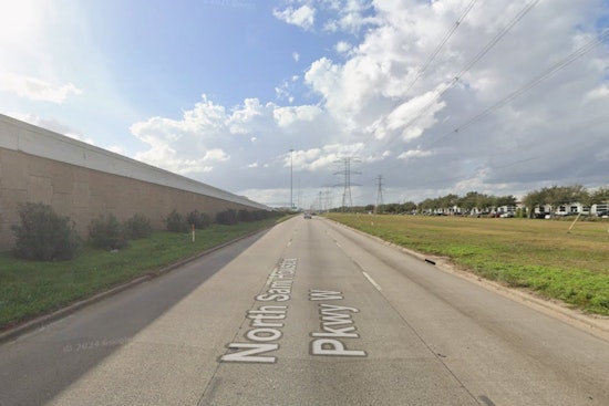 Gunman Bolts With Cash After Beltway 8 Business Heist